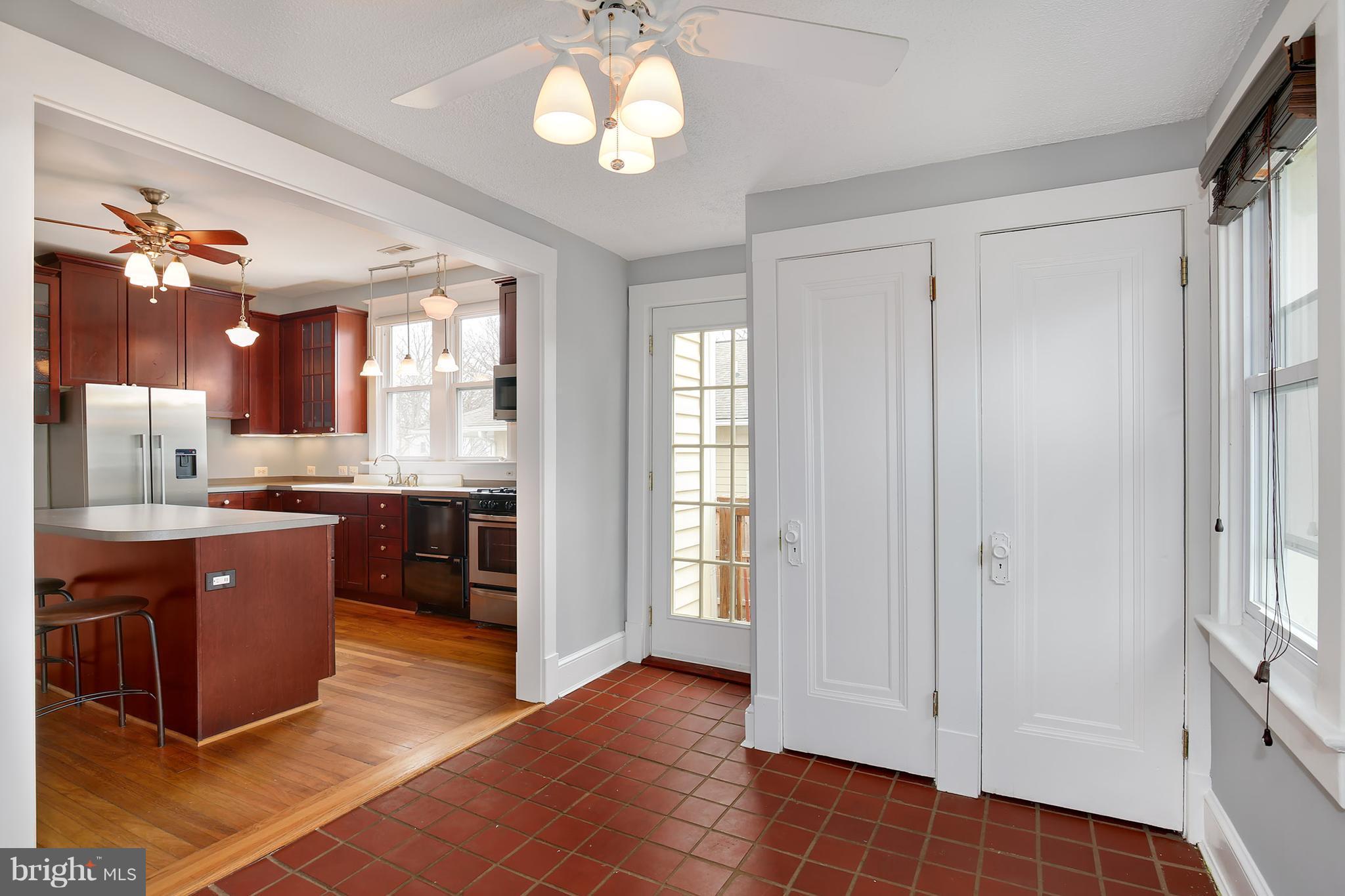 816 Violet Place Silver Spring, MD 20910 - Photo 15 of 30 Kitchen