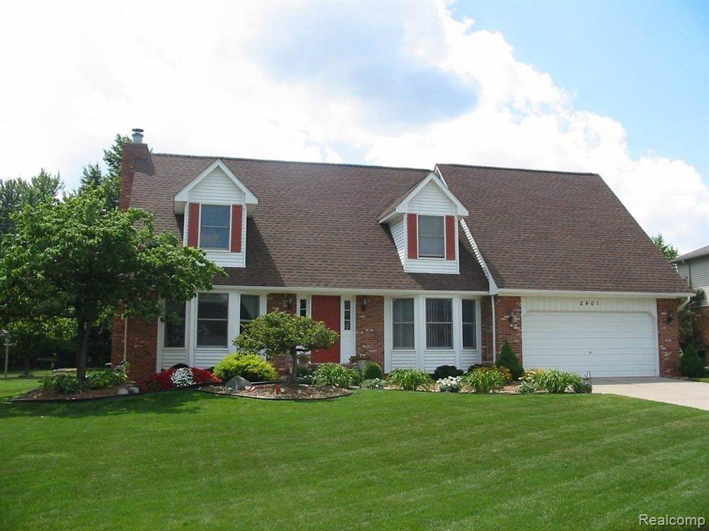 2401 Rancroft Beat Rochester, MI 48306 - Photo 5 of 11 house front.jpg