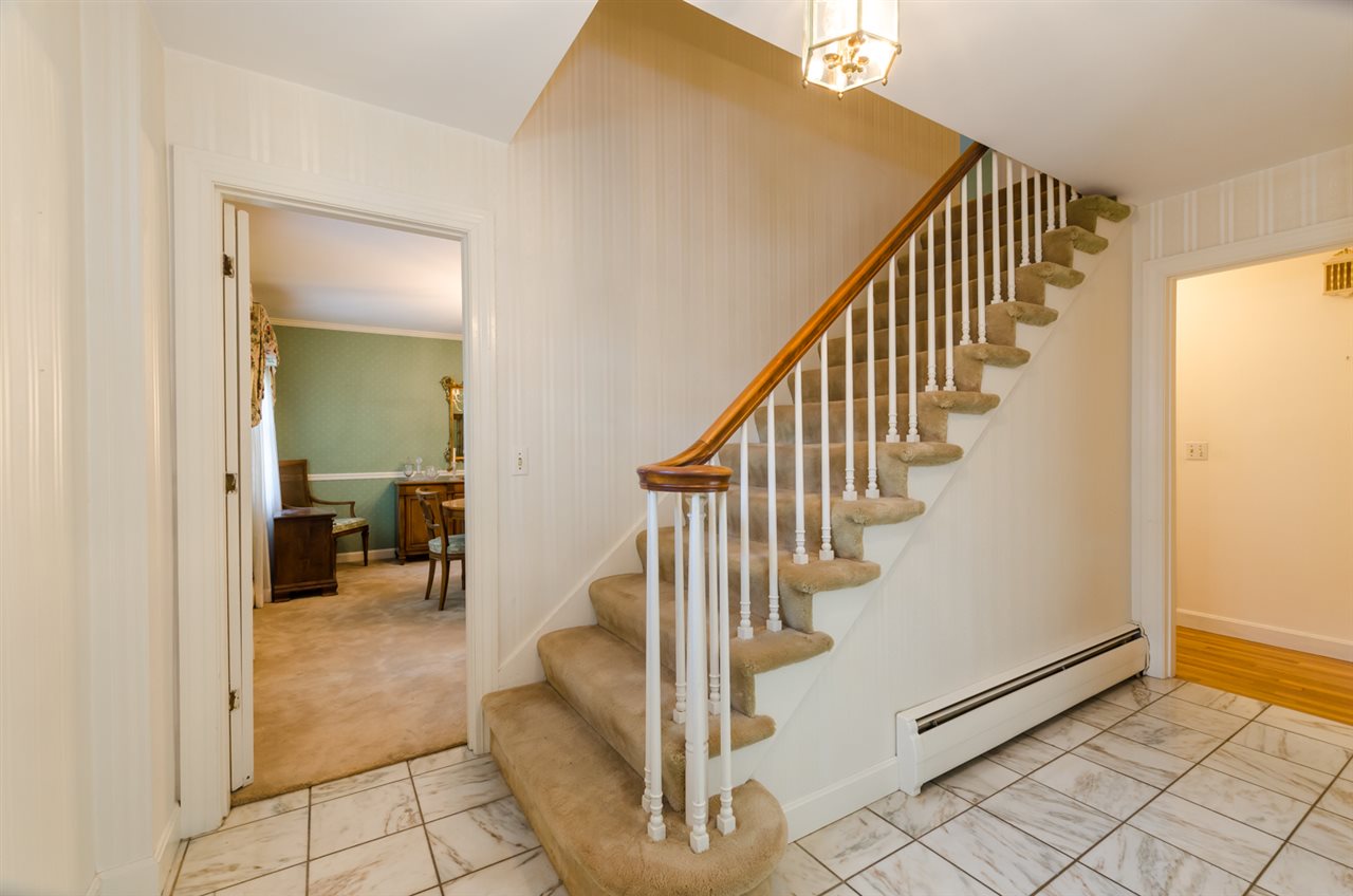15 Apache Road Nashua, NH 03063 - Photo 16 of 36