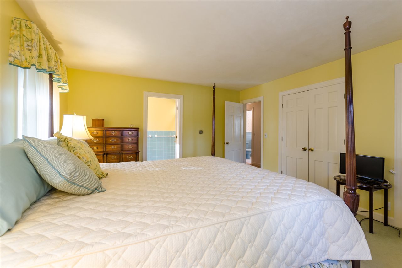 15 Apache Road Nashua, NH 03063 - Photo 18 of 36