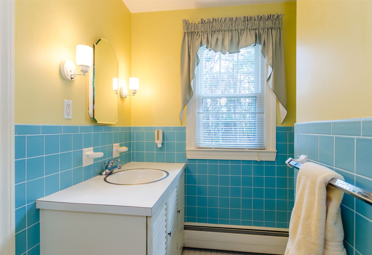 15 Apache Road Nashua, NH 03063 - Photo 19 of 36