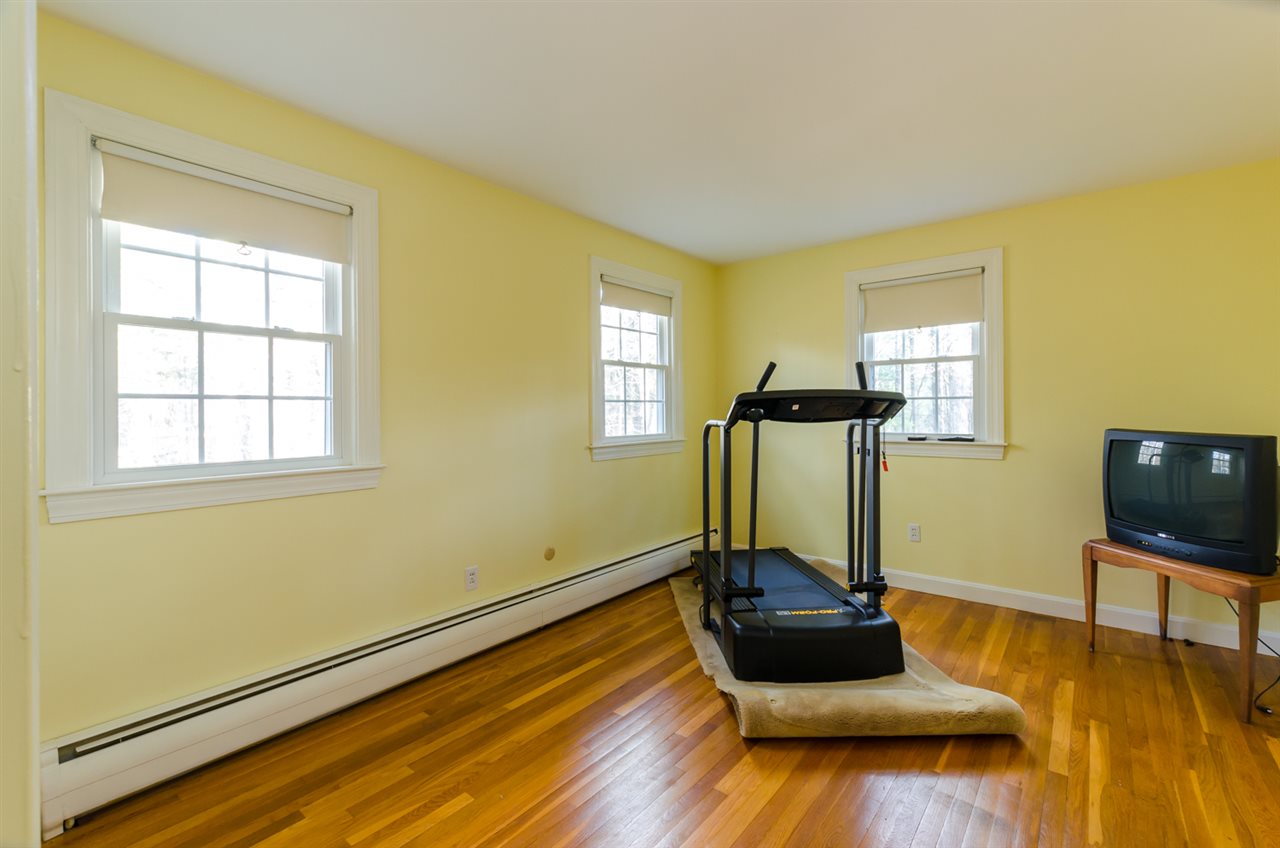 15 Apache Road Nashua, NH 03063 - Photo 22 of 36