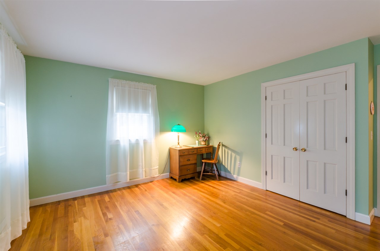 15 Apache Road Nashua, NH 03063 - Photo 23 of 36