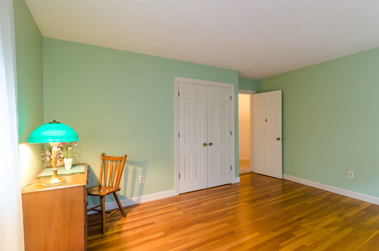 15 Apache Road Nashua, NH 03063 - Photo 24 of 36