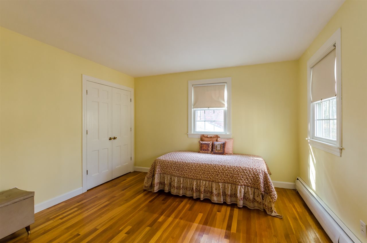 15 Apache Road Nashua, NH 03063 - Photo 25 of 36