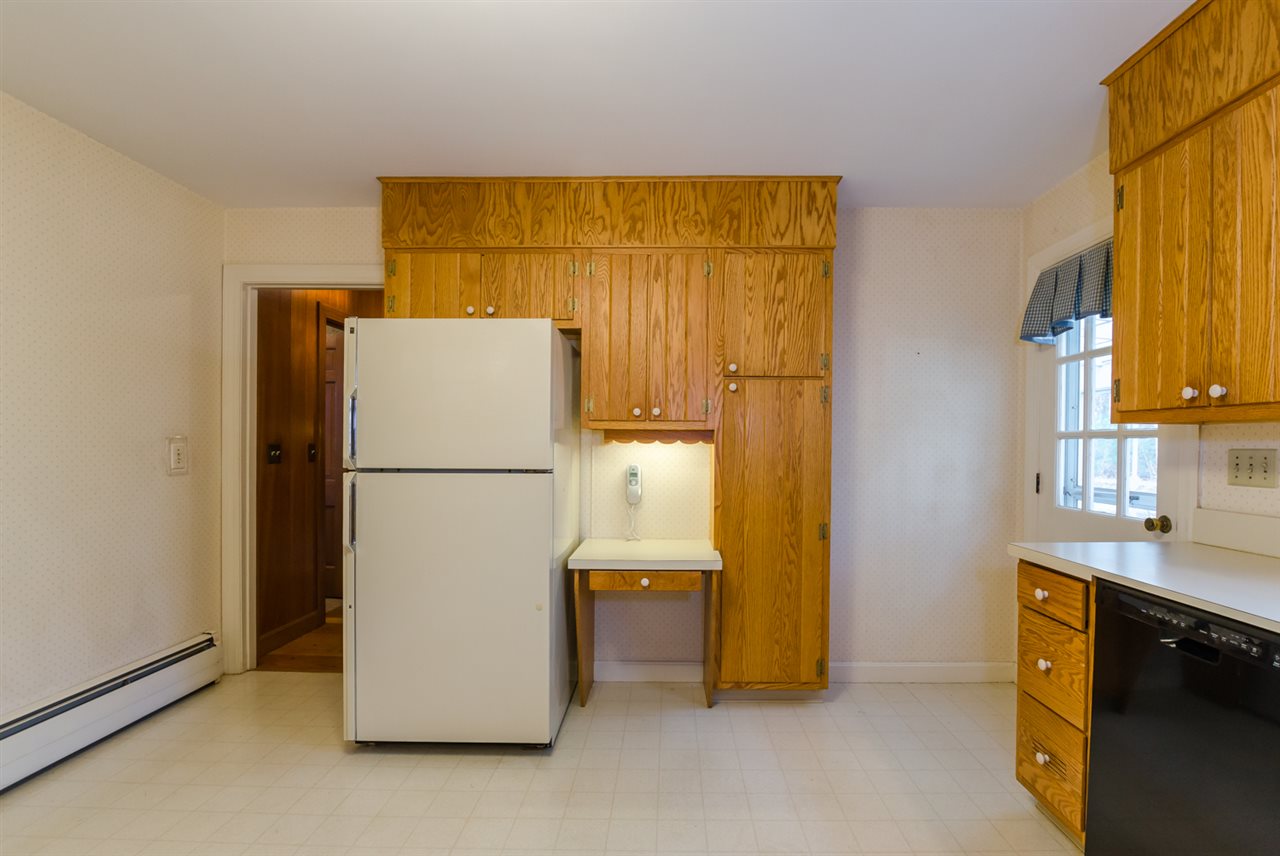 15 Apache Road Nashua, NH 03063 - Photo 8 of 36