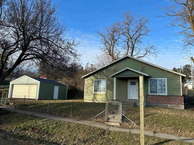 $239,000 | 231 Poplar Street, Tekoa, WA 99033