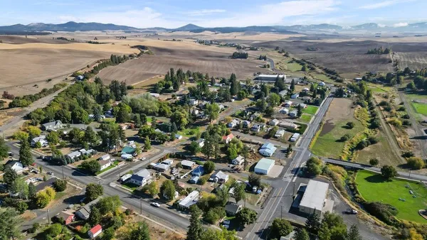 $239,000 | 231 Poplar Street, Tekoa, WA 99033