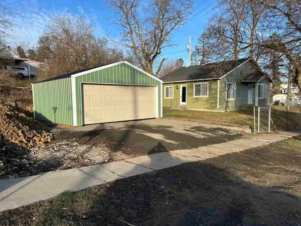 $239,000 | 231 Poplar Street, Tekoa, WA 99033