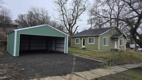 $239,000 | 231 Poplar Street, Tekoa, WA 99033