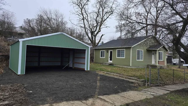 $239,000 | 231 Poplar Street, Tekoa, WA 99033