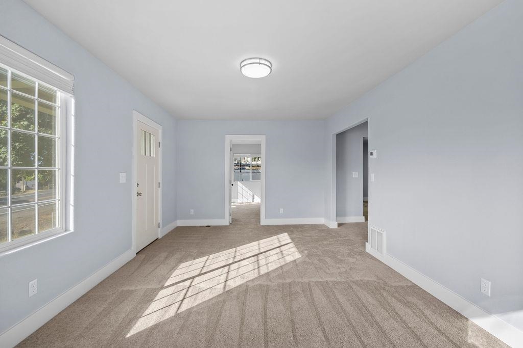 231 Poplar Street Tekoa, WA 99033 - Photo 4 of 36