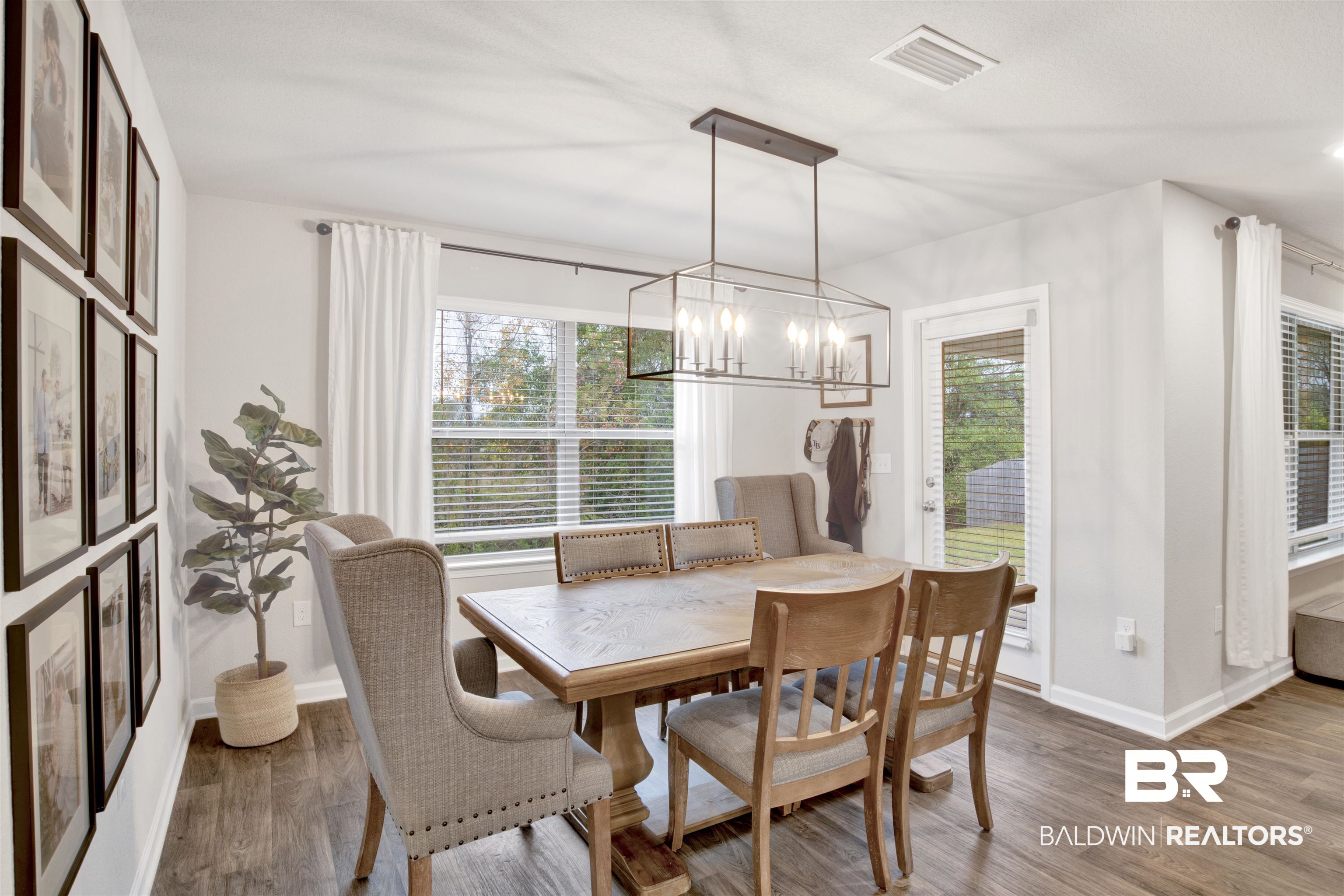 8302 Harmon Street Daphne, AL 36526 - Photo 14 of 29 Dining Room