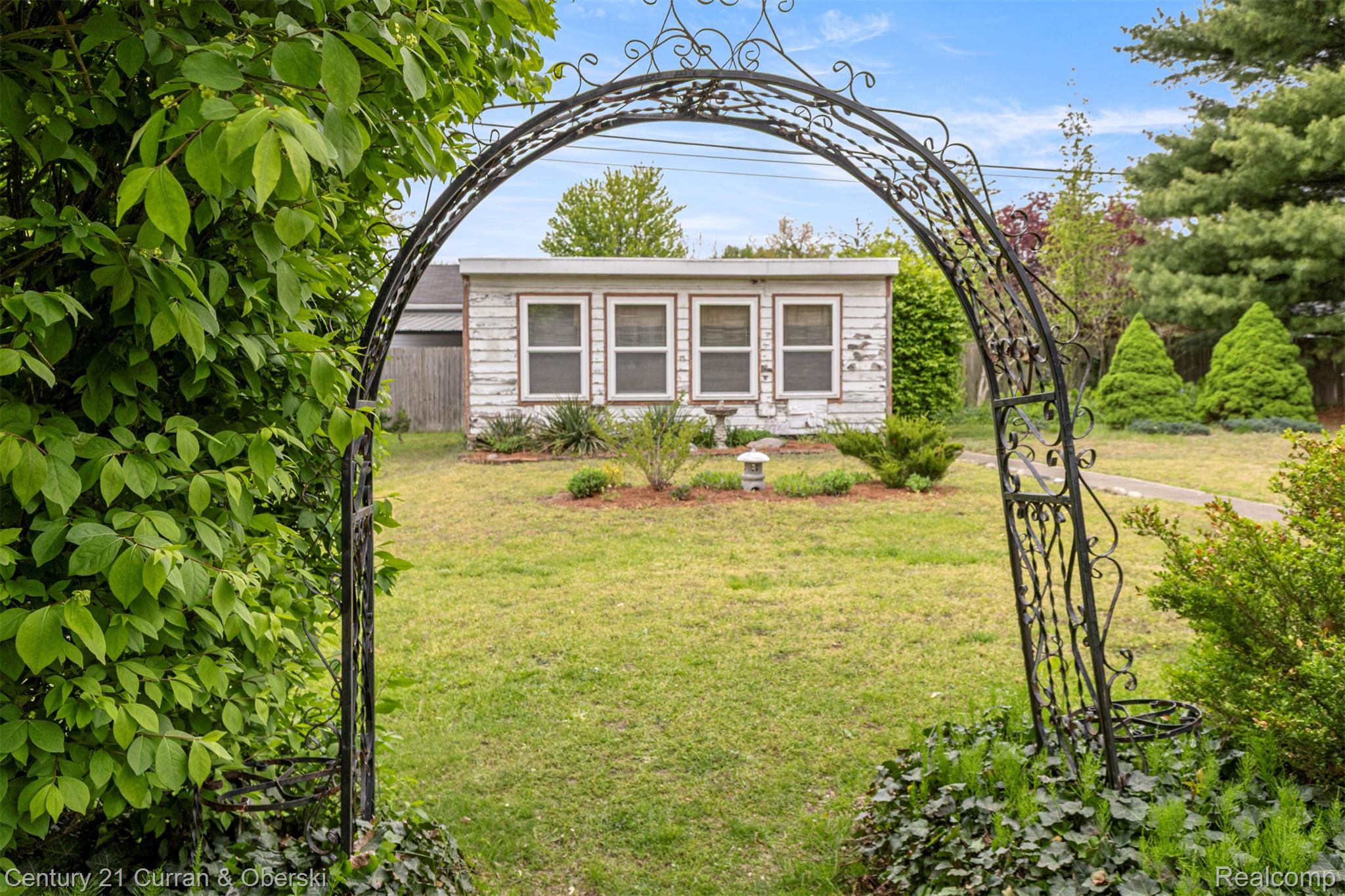 24700 Goddard Road Taylor, MI 48180 - Photo 40 of 51 39.jpg