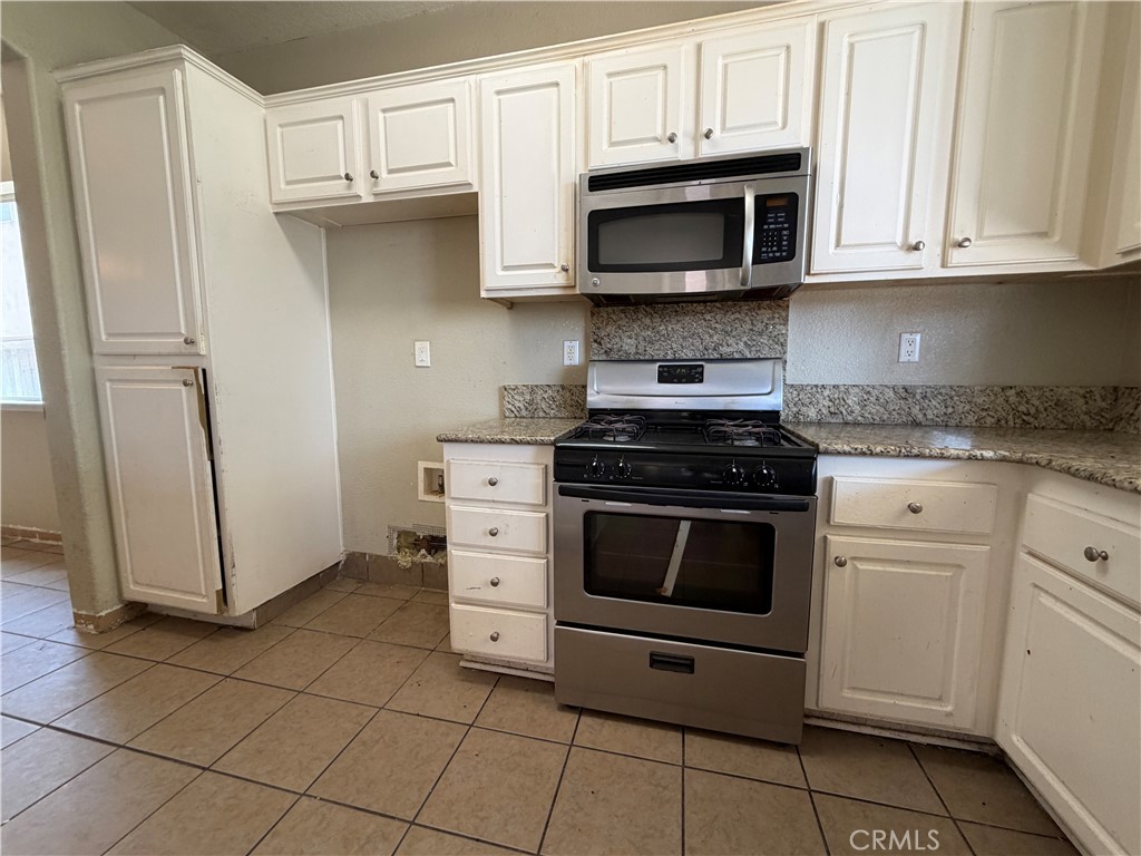 16183 Blue Haven Court Riverside, CA 92503 - Photo 10 of 61