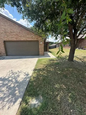 $1,595 | 946 Sylvia Street, Weatherford, TX 76086