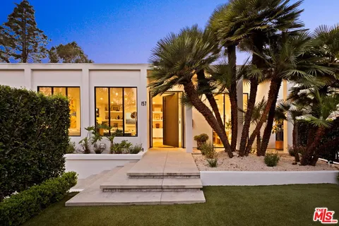$4,050,000 | 157 South Lucerne Boulevard, Los Angeles, CA 90004