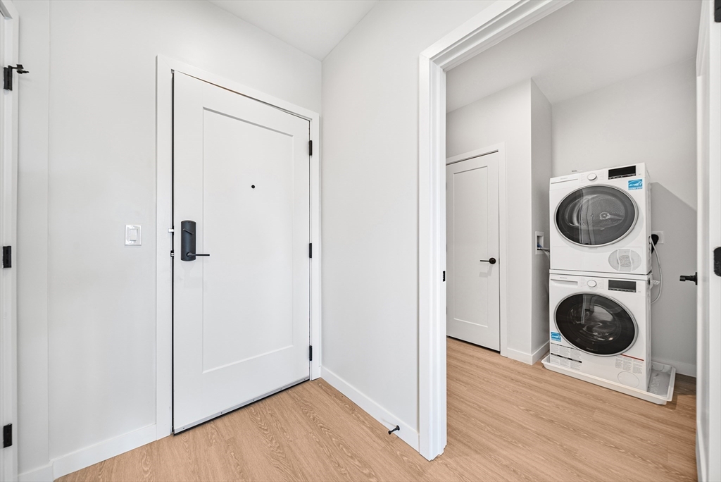 6 Rantoul Street, Unit 203 Beverly, MA 01915 - Photo 7 of 13 Gallery Image 7