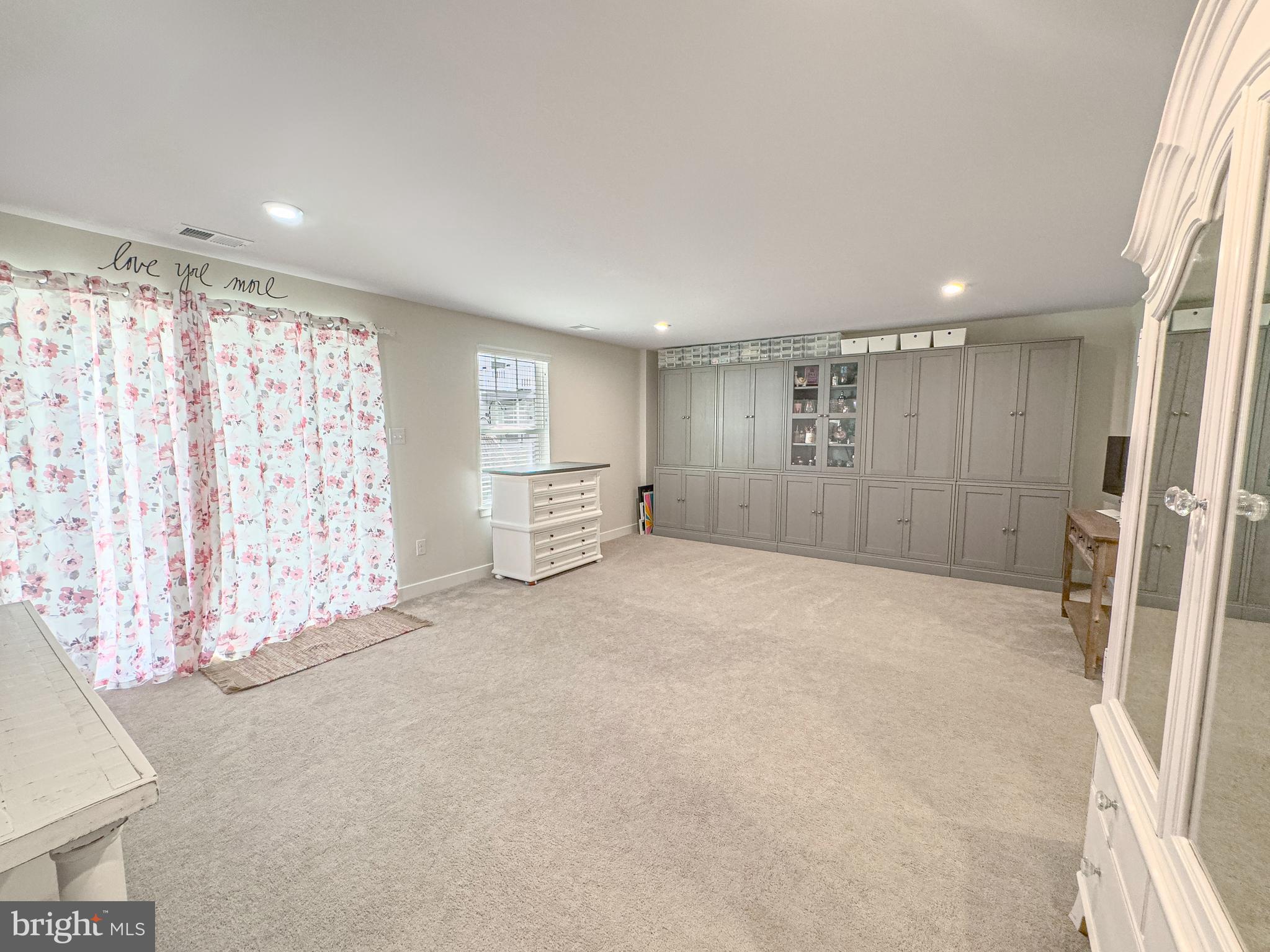 4 Flamingo Court Sewell, NJ 08080 - Photo 9 of 55 a big room with windows and closet