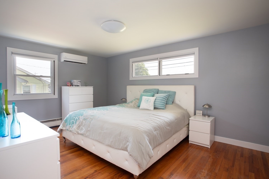 527 Gardners Neck Road Swansea, MA 02777 - Photo 12 of 29 Gallery Image 12