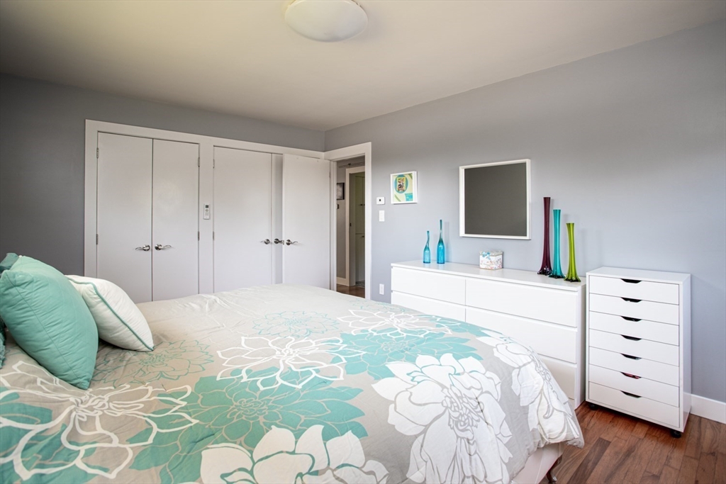 527 Gardners Neck Road Swansea, MA 02777 - Photo 13 of 29 Gallery Image 13