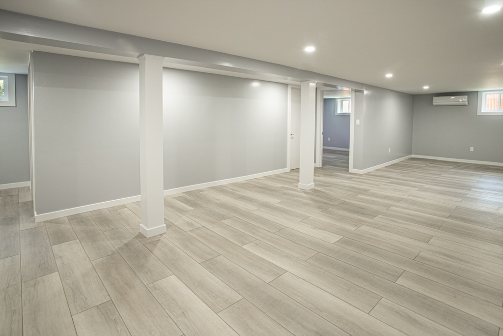 527 Gardners Neck Road Swansea, MA 02777 - Photo 17 of 29 Gallery Image 17