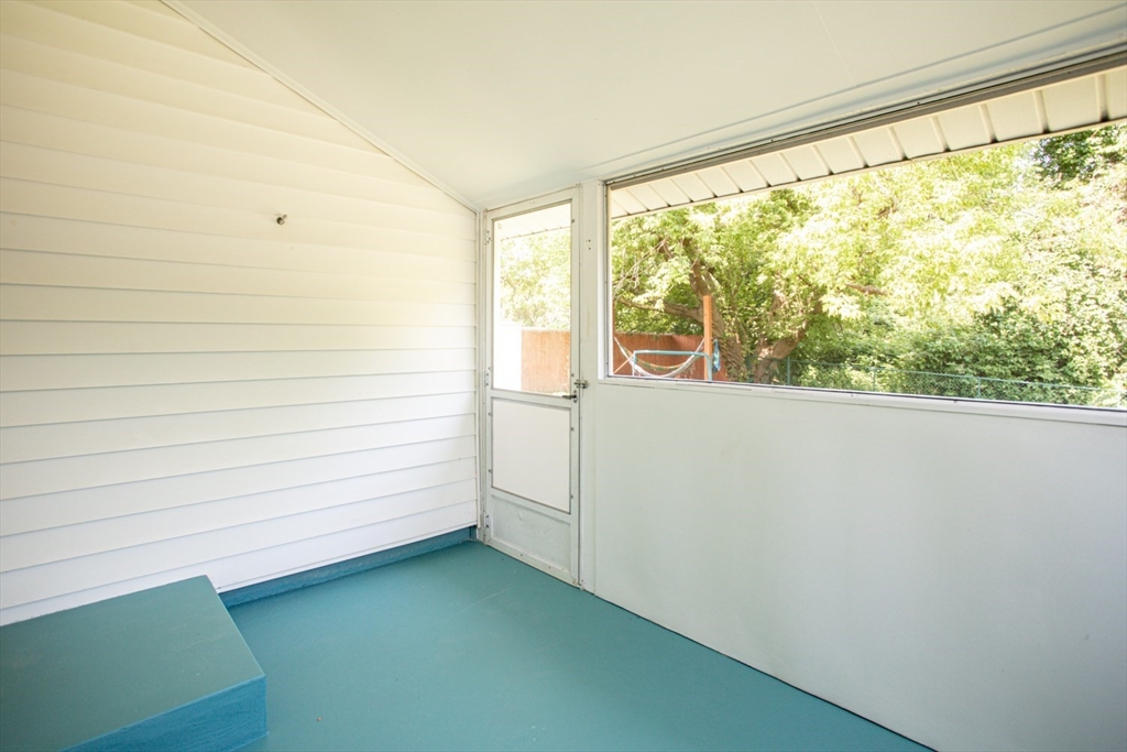 527 Gardners Neck Road Swansea, MA 02777 - Photo 23 of 29 Gallery Image 23