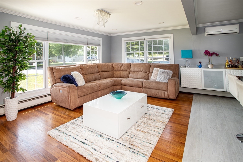 527 Gardners Neck Road Swansea, MA 02777 - Photo 10 of 29 Gallery Image 10