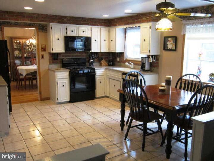 7 Elmgate Road Marlton, NJ 08053 - Photo 7 of 25 Kitchen