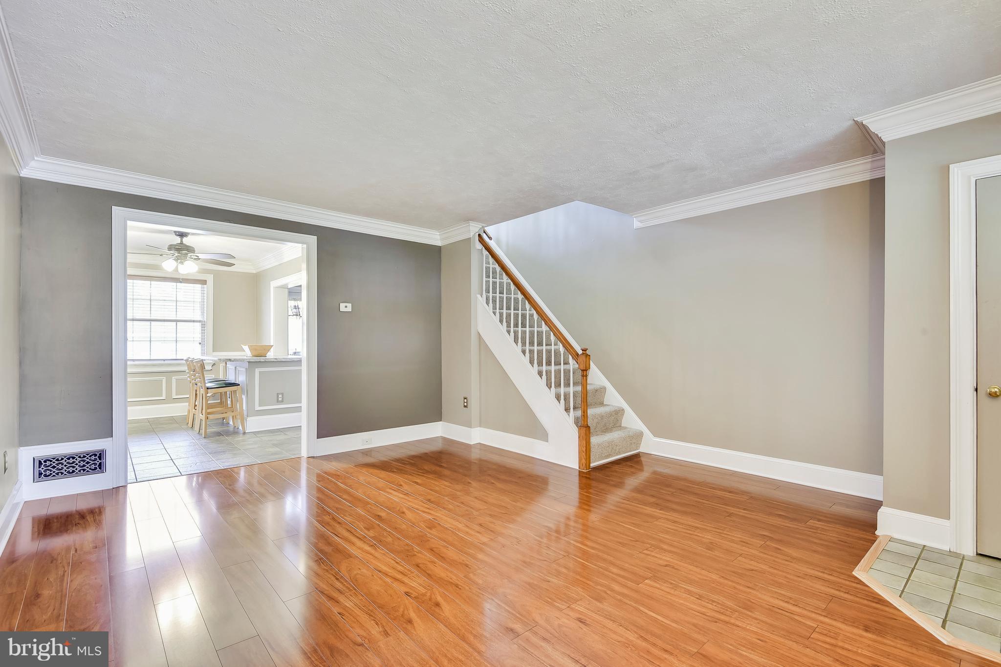 8555 Kavanagh Road Baltimore, MD 21222 - Photo 7 of 19 Living Room
