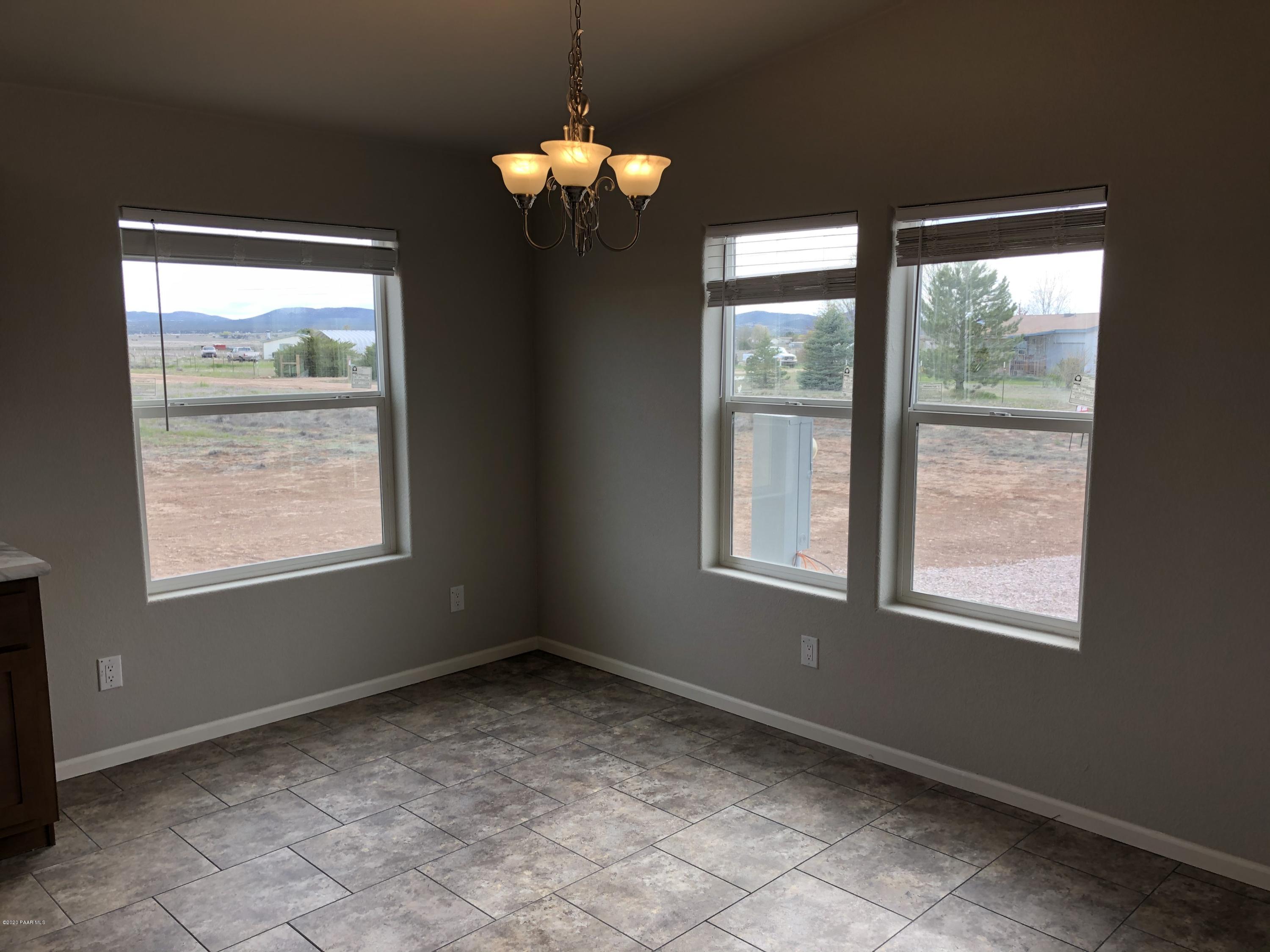 25009 North Stump Road Paulden, AZ 86334 - Photo 8 of 68 IMG_7896
