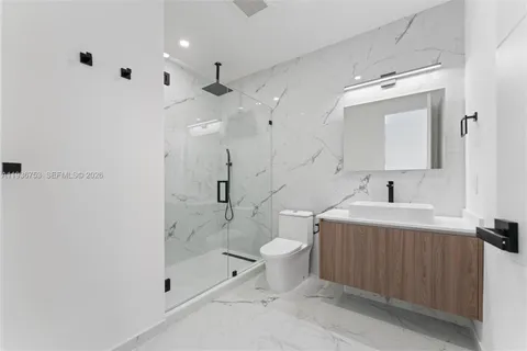 $1,885,000 | 2435 Northeast 18th Street, Fort Lauderdale, FL 33305