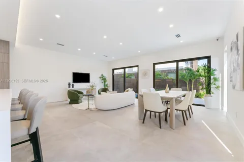 $1,885,000 | 2435 Northeast 18th Street, Fort Lauderdale, FL 33305