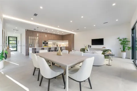 $1,885,000 | 2435 Northeast 18th Street, Fort Lauderdale, FL 33305