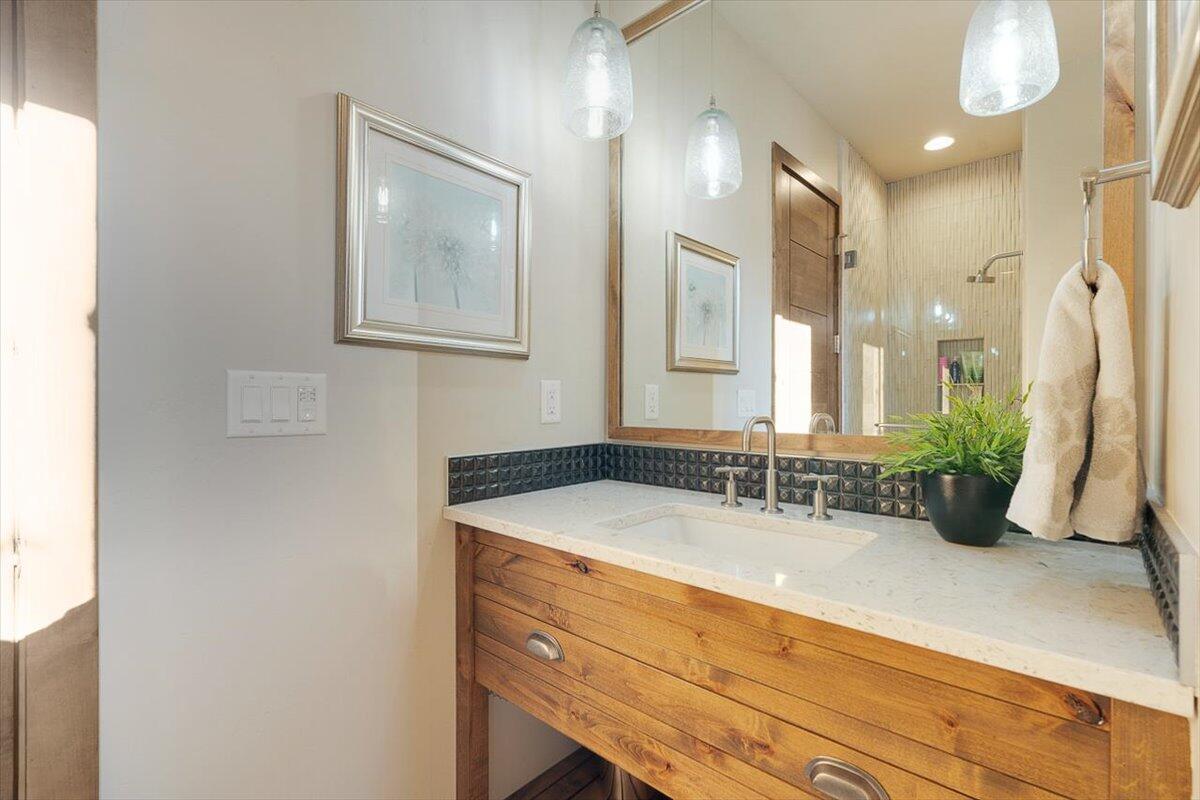 22982 Ghost Tree Lane Bend, OR 97701 - Photo 22 of 49 42-Ghost Tree Ln Extra-40