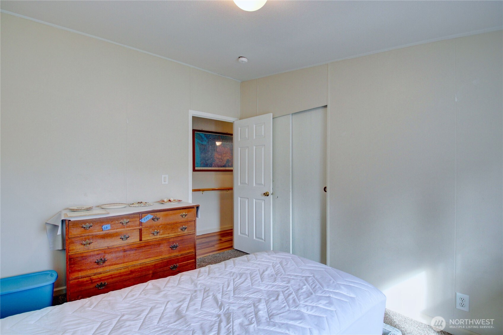2901 Schuller Place Mount Vernon, WA 98273 - Photo 17 of 40 a bedroom with a bed and a dresser