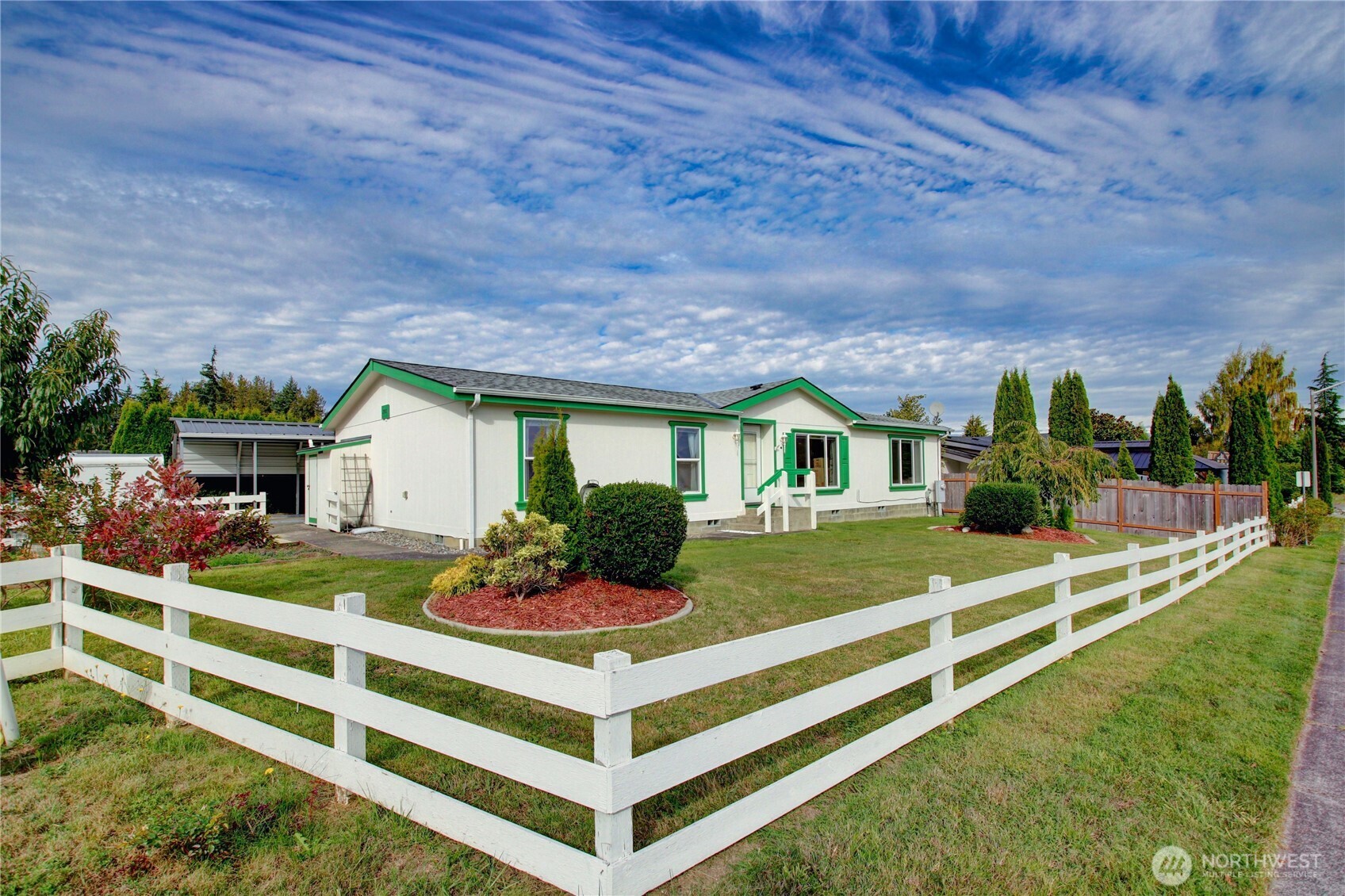 2901 Schuller Place Mount Vernon, WA 98273 - Photo 2 of 40 a front view of a house with a yard