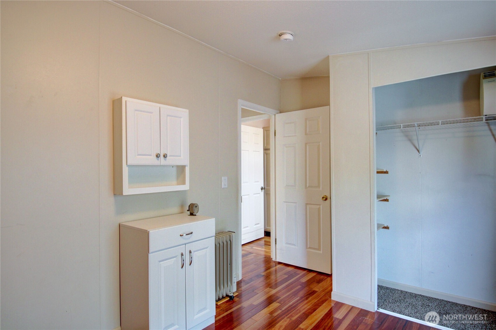 2901 Schuller Place Mount Vernon, WA 98273 - Photo 22 of 40 a bathroom with a sink a mirror and a shower