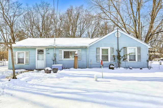 $180,000 | 413 South Buffalo Street, Burket, IN 46508