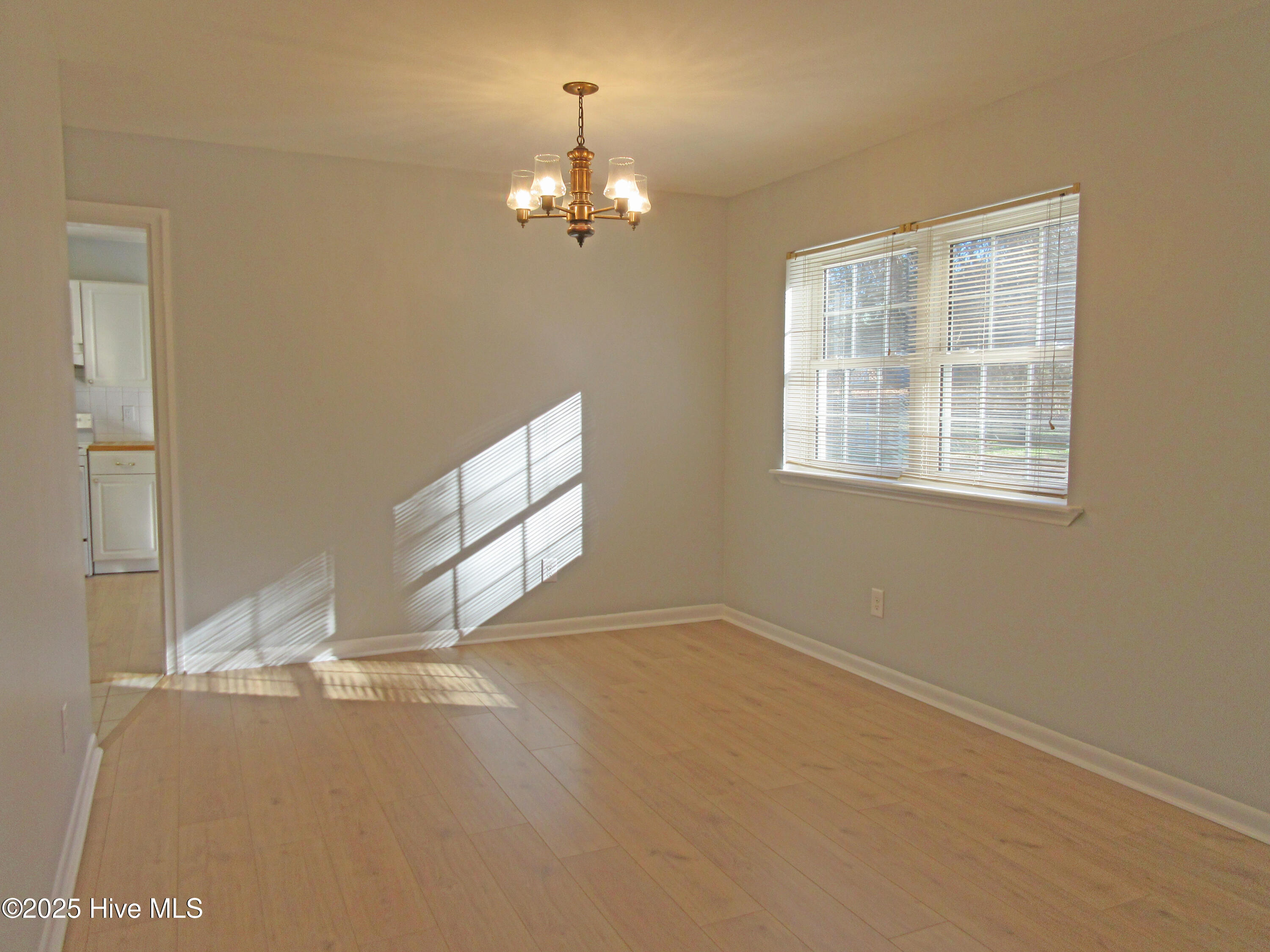 143 Balsam Road Jacksonville, NC 28546 - Photo 5 of 15 143 Balsam Rd - Dining