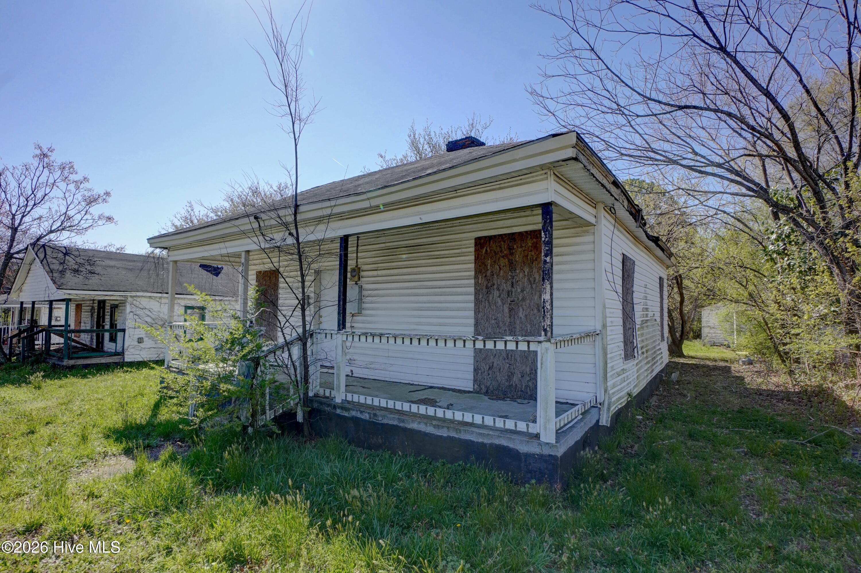905 Shearin Street Rocky Mount, NC 27801 - Photo 2 of 7 DSC01521_2_3_4_5Interior02
