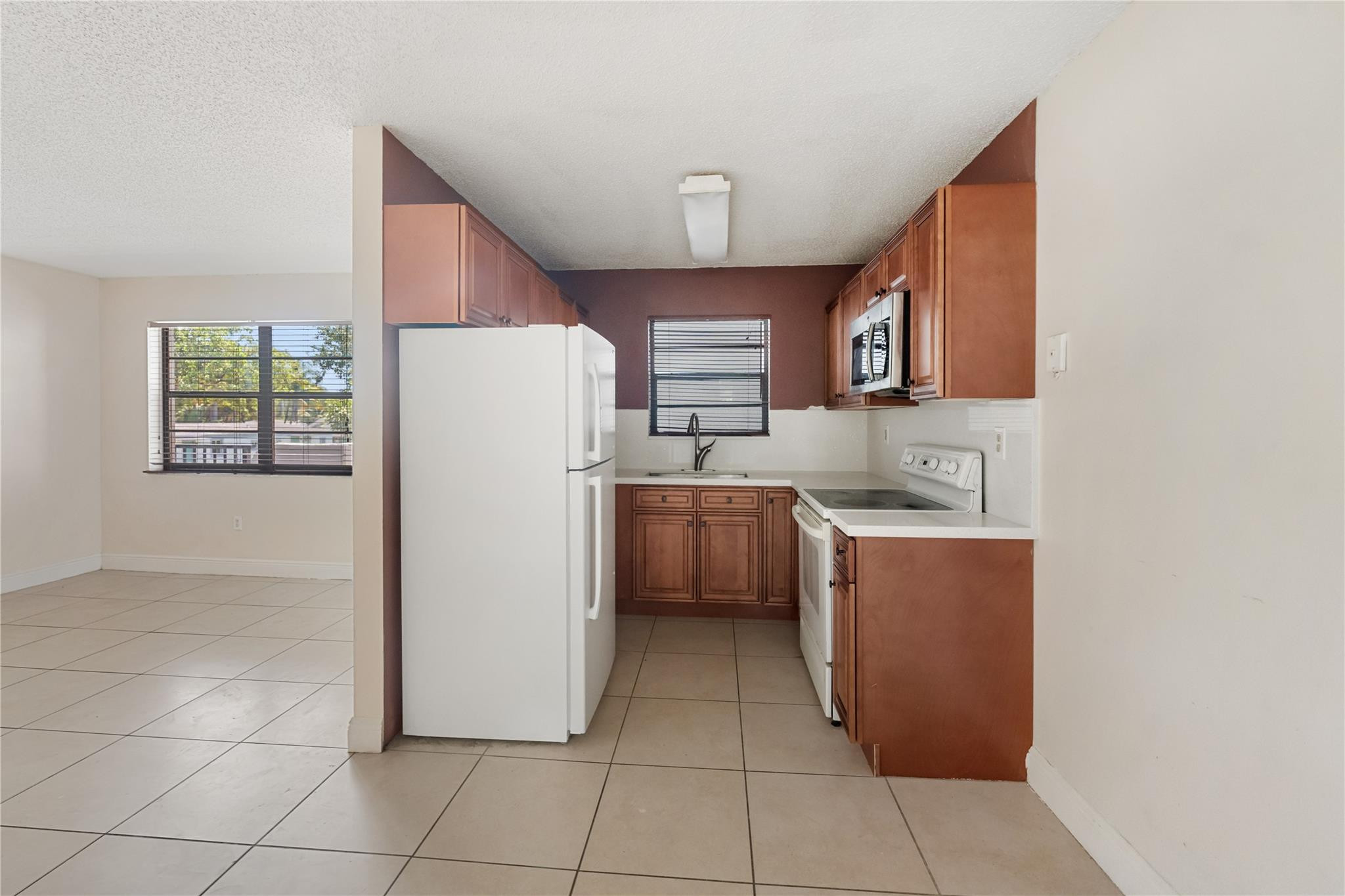 1925 Madison Street, Unit 22 Hollywood, FL 33020 - Photo 4 of 8 Photo 4