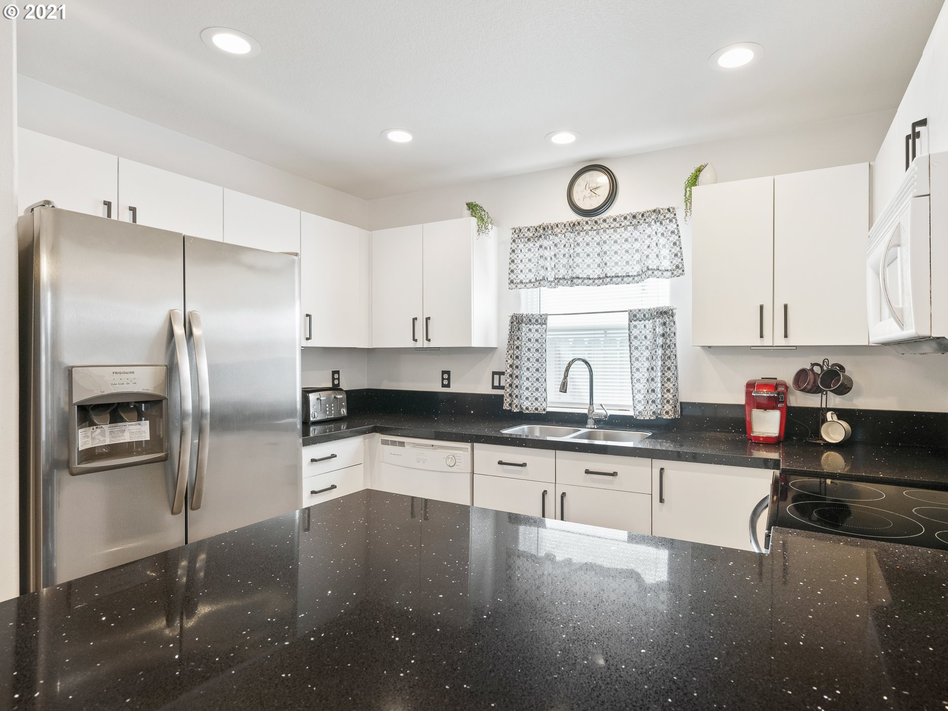 1125 Northeast Mariners Loop Portland, OR 97211 - Photo 8 of 26 Gallery Image 8