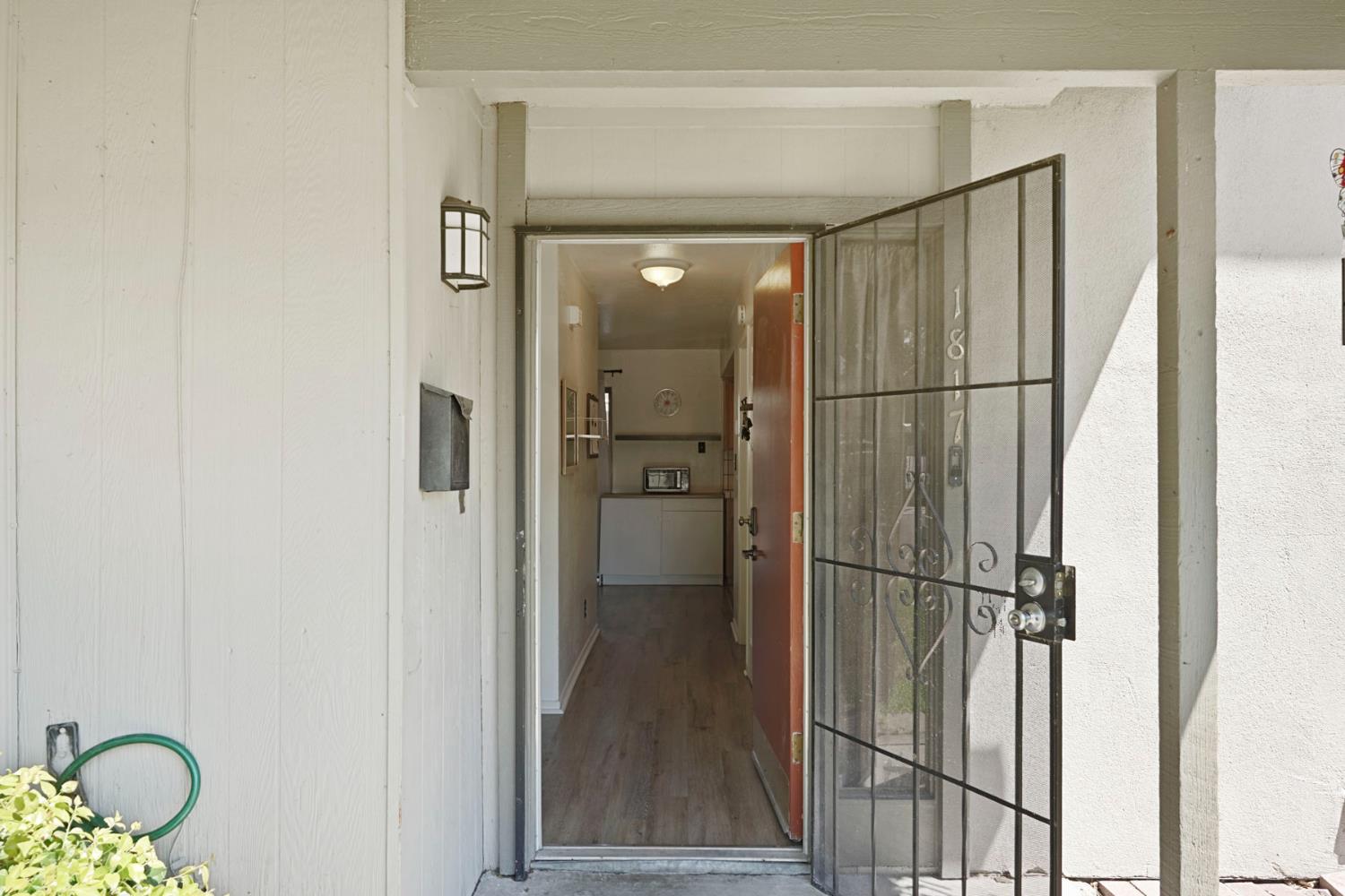 1817 Douglas Road Stockton, CA 95207 - Photo 4 of 30