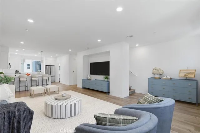 $679,990 | 27323 Seven Oaks Lane, Valencia, CA 91381