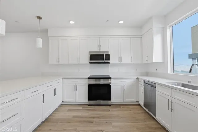 $679,990 | 27323 Seven Oaks Lane, Valencia, CA 91381