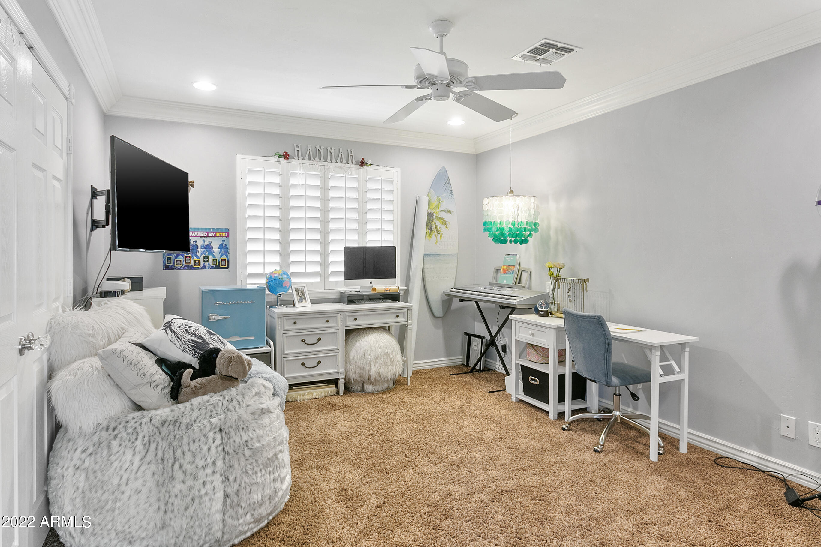 101 East Lawrence Road Phoenix, AZ 85012 - Photo 29 of 48 a view of a livingroom with workspace and a window