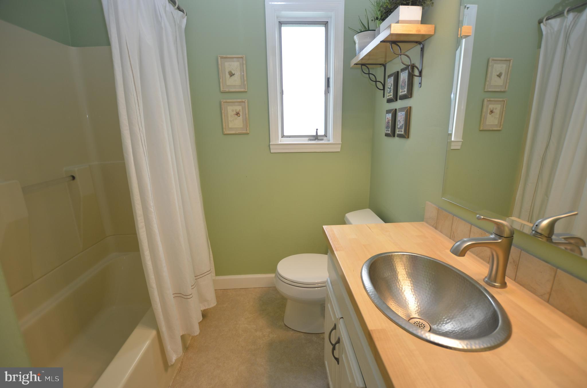 25 Homewood Road Wilmington, DE 19803 - Photo 22 of 36 Bathroom