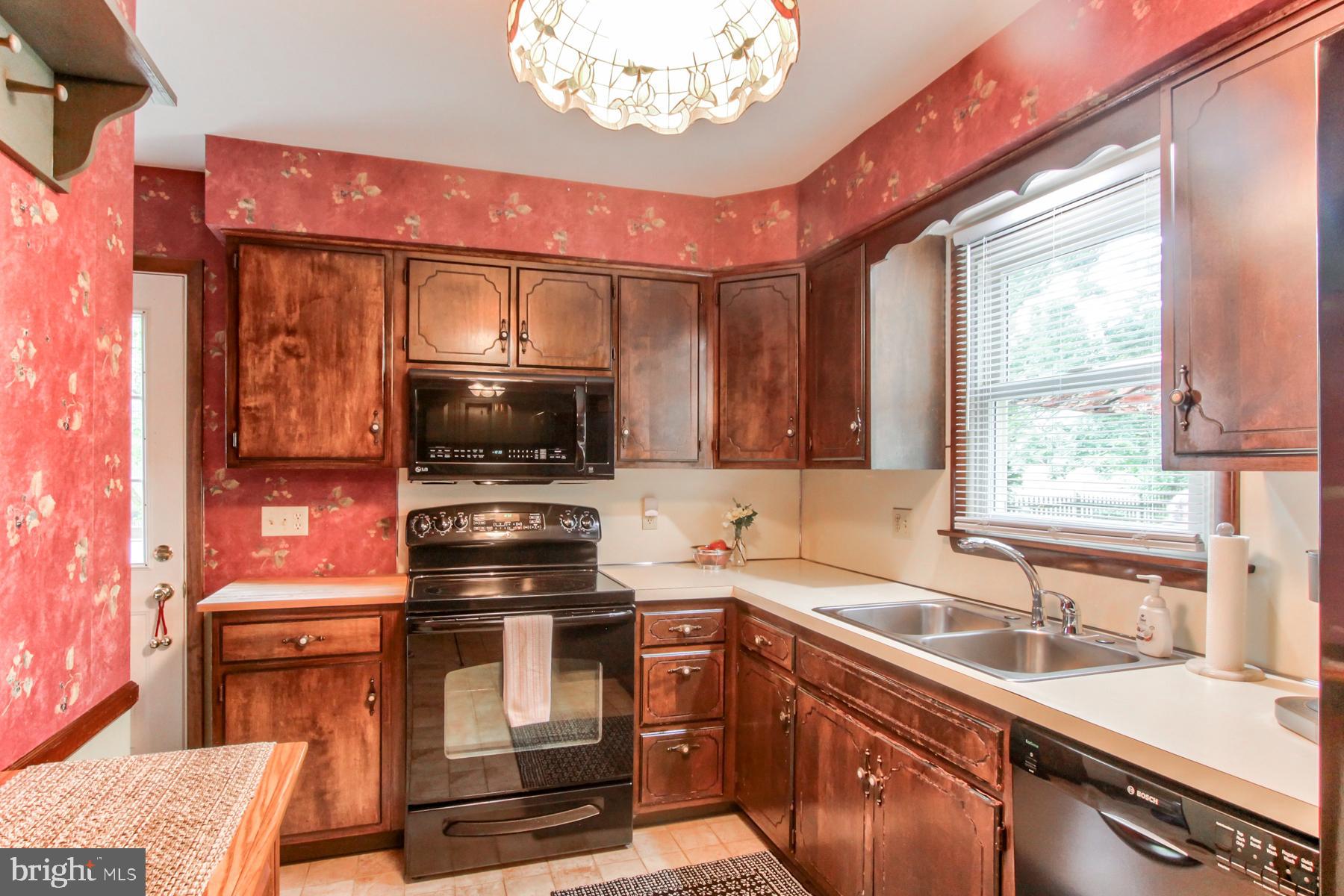 3440 Fox Ridge Court Dover, PA 17315 - Photo 7 of 50 Gallery Image 7