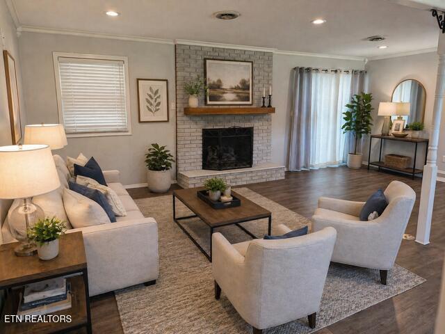 1824 Montvale Road Maryville, TN 37803 - Photo 2 of 47 Living Room